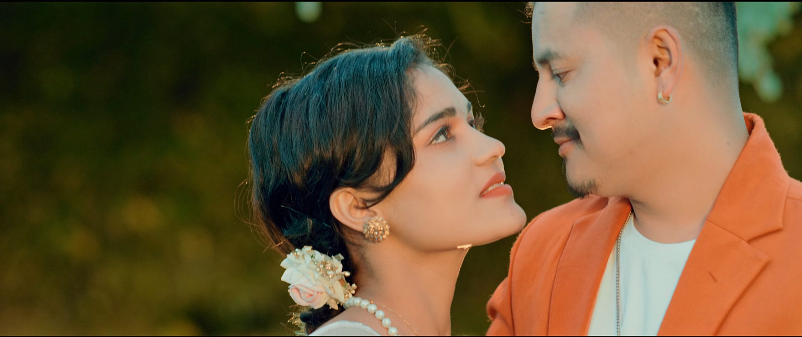 ‘तिमी आईदेउ’ मा रोमान्टिक देखिए दिपक र कुशुम (भिडियो)