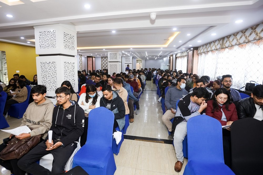 अध्ययनका लागि क्यानडा जान लागेका बिद्यार्थीलाई गोरेटो कन्सल्टेन्सीले दियो परामर्श