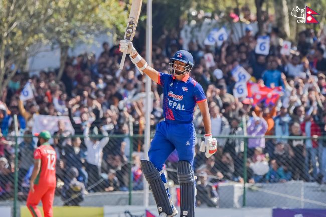 क्रिकेट खेलाडी गुलशन झा सम्मानित