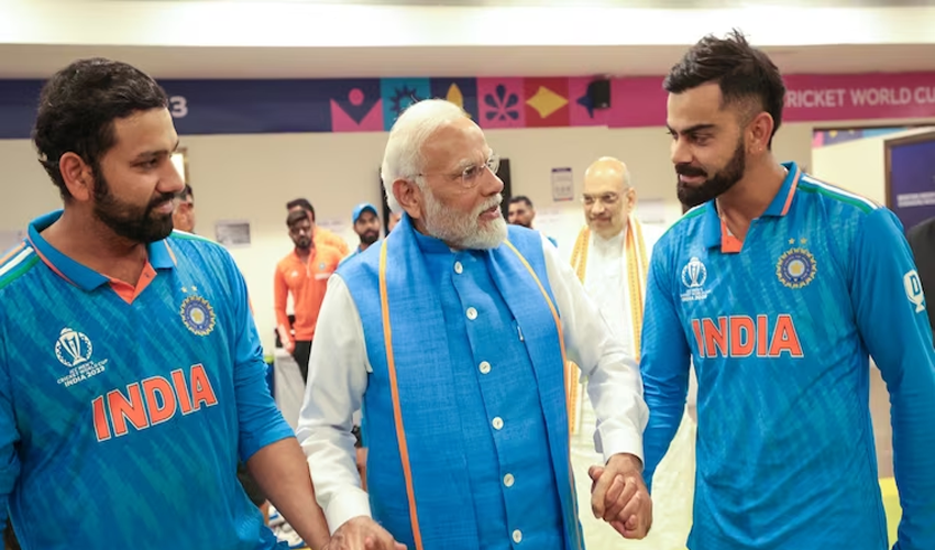 भारतका प्रधानमन्त्री भारतीय टोलीको ड्रेसिङ रुममा जाँदा किन उठ्यो प्रश्न ? किन आलोचना भइरहेछ ?