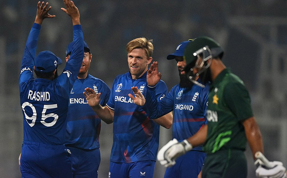 पाकिस्तानमाथि इङ्ल्याण्डको ९३ रनको जित