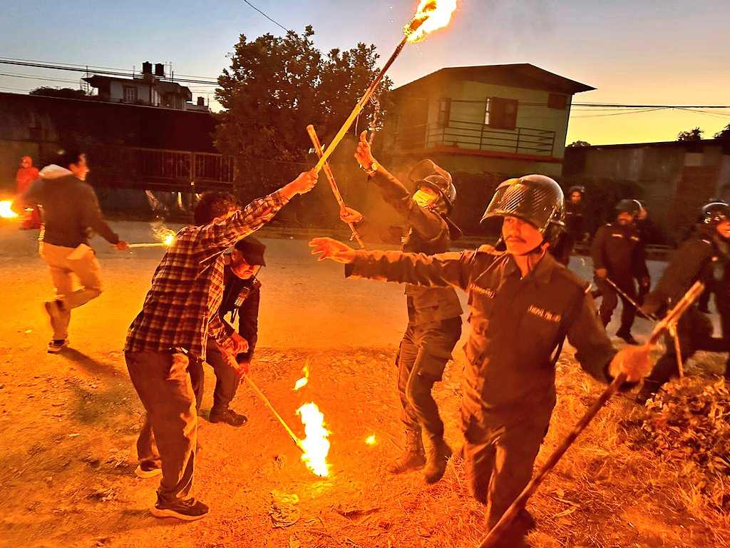 मन्त्री किरातीको बर्खास्तीको माग गर्दै राप्रपा नेपालले गर्‍याे देशब्यापी पुत्ला दहन