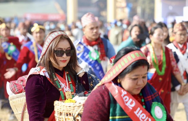 टुँलिखेलमा ‘तमु ल्होसार’ काे राैनक (फाेटाेफिचर)