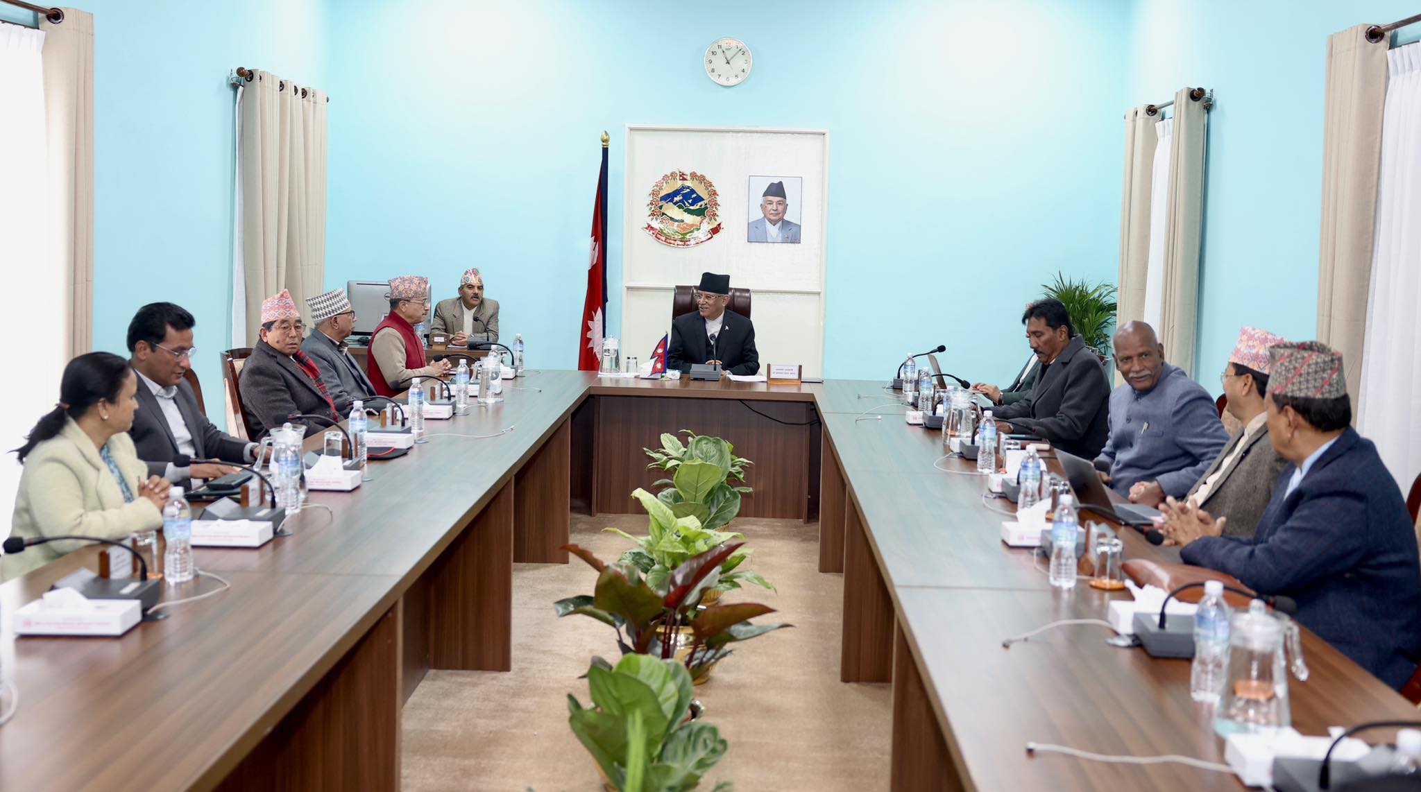 सिंहदरबारको नयाँ भवनमा मन्त्रिपरिषद्को बैठक जारी