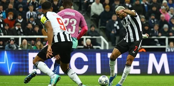 एसी मिलानसँग न्युक्यासल पराजित