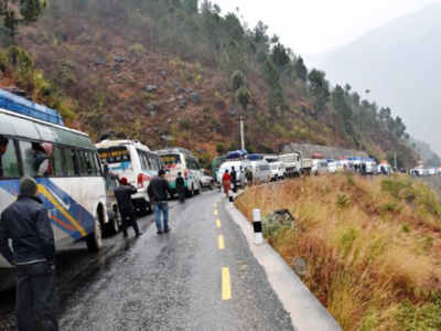 सुक्खा पहिरो खस्दा विपि राजमार्ग अवरुद्ध