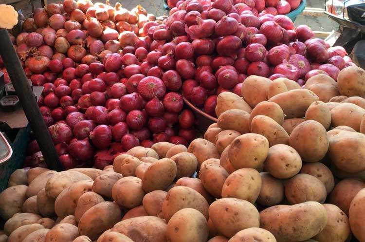 काठमाडौंमा आलु र प्याजको बिक्री ठप्प, कृत्रिम मूल्यवृद्धि