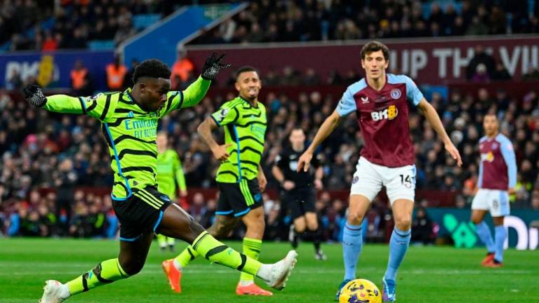 इङ्लिस प्रिमियर लिग : एस्टन भिल्लासँग आर्सनल पराजित