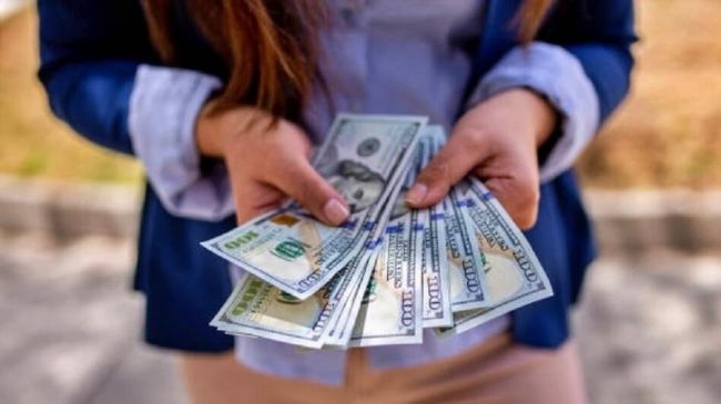 सोडा पिउन पसल गएकी महिला करोडपति बनेर फर्किइन्