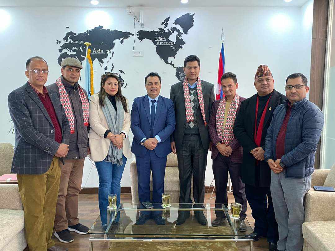 सुदूरपश्चिमका आर्थिक मामिला मन्त्री एनआरएनए मुख्यालयमा, लगानीबारे छलफल