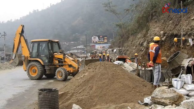नागढुंगा-मुग्लिन सडक विस्तार : एक वर्षमा १५ प्रतिशत मात्रै प्रगति