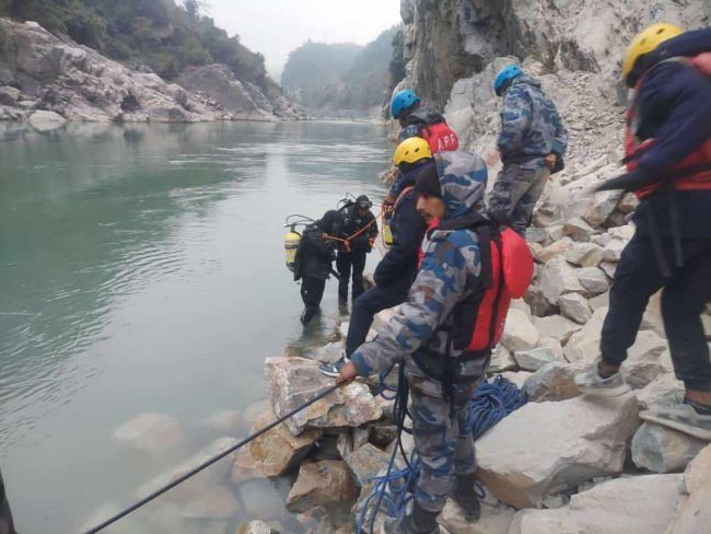 त्रिशूलीमा खसेको भारतीय  नम्बरप्लेटको जीप भेटियो