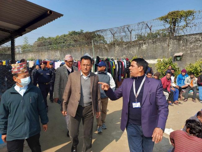 कारागारकाे निरिक्षण गर्दै मन्त्री श्रेष्ठले भने-‘खुल्ला कारागारकाे अभ्यास गर्नुपर्छ’
