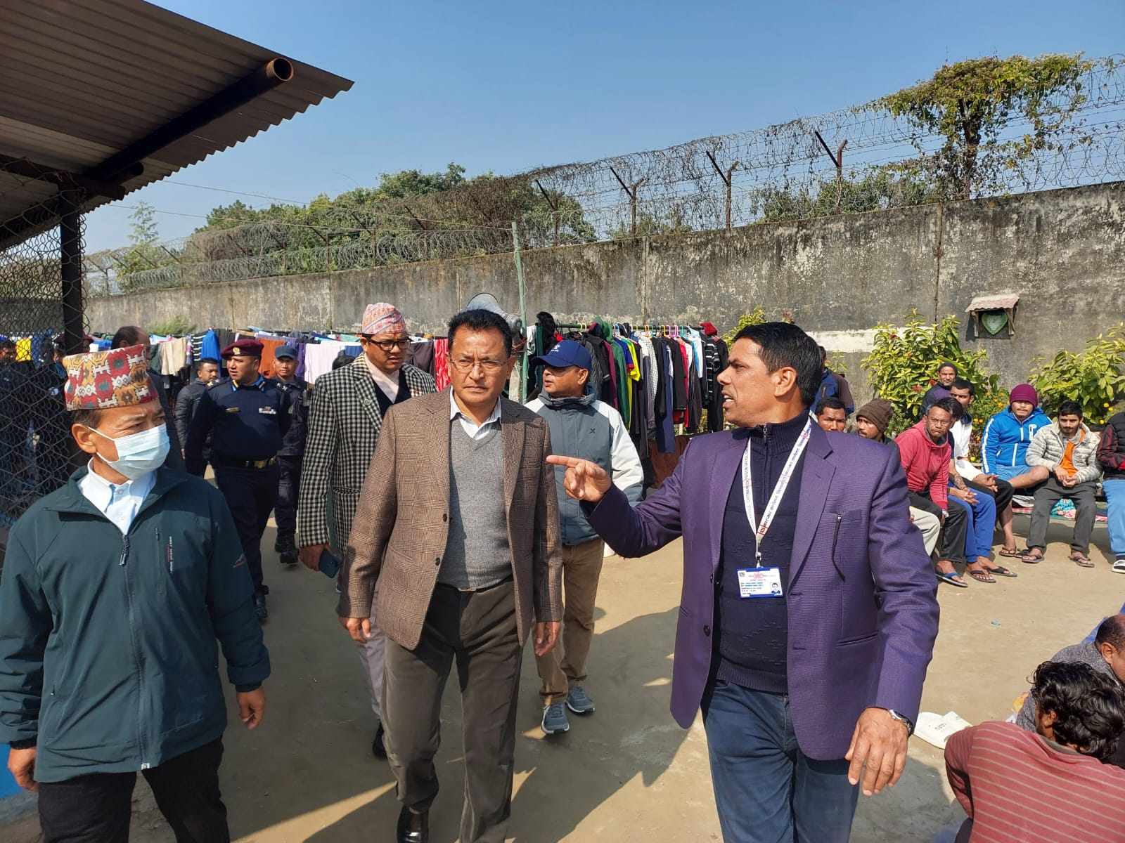 कारागारकाे निरिक्षण गर्दै मन्त्री श्रेष्ठले भने-‘खुल्ला कारागारकाे अभ्यास गर्नुपर्छ’