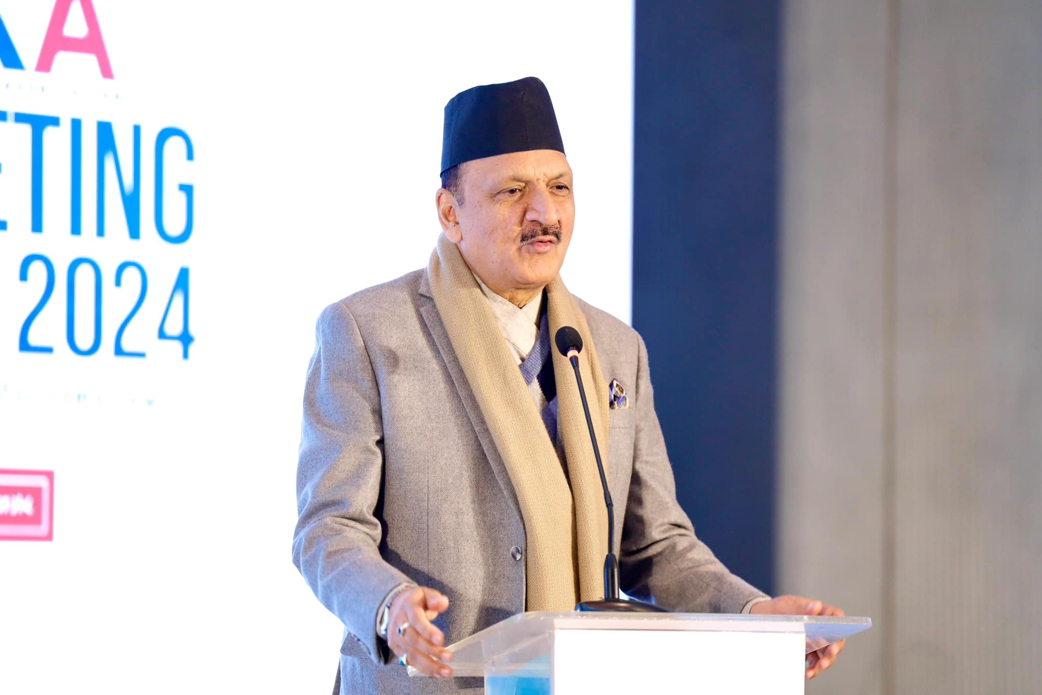 नेपालमा युनिक उत्पादन गरेर संसारभरि मार्केटिङ गराैंः अर्थमन्त्री डा महत