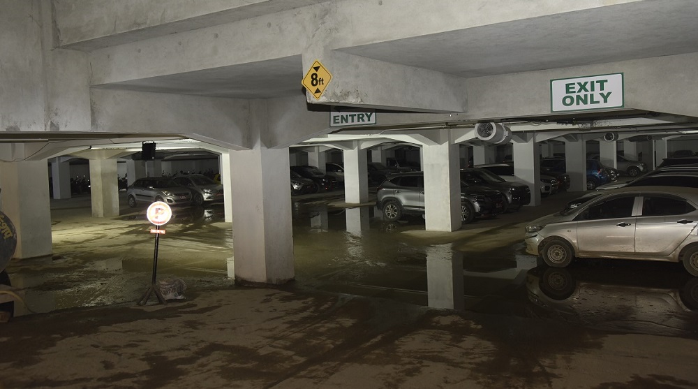 धरहरा क्षेत्रमा रहेको भवनमा निःशुल्क पार्किङको व्यवस्था