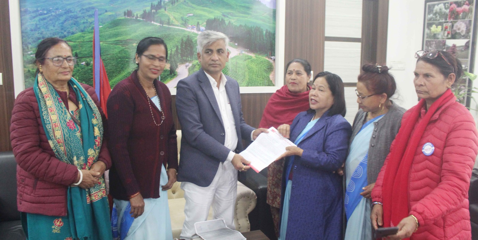 कोशी सरकारको प्रोत्साहन भत्ताले महिला स्वास्थ्य स्वयं सेविका उत्साहित