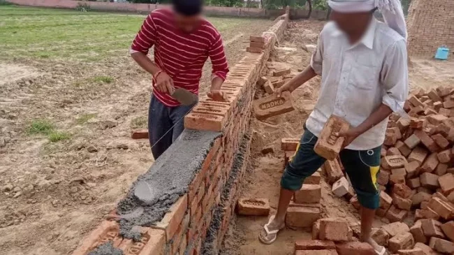 आर्थिक मन्दीको मारमा रौतहटका राजमिस्त्री