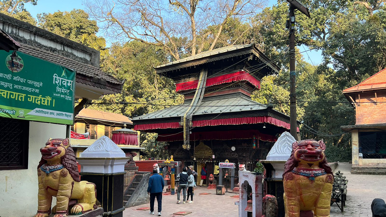 गजुर नै नभएको मन्दिर ‘बज्रवाराही’ (फोटोफिचर)