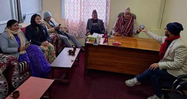 सुदूरपश्चिममा संसदीय दलको नेता फेर्ने निर्णय सच्याउन माओवादीको निर्देशन