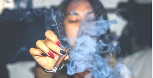 राैतहटका युवा गाँजाको कुलतमा