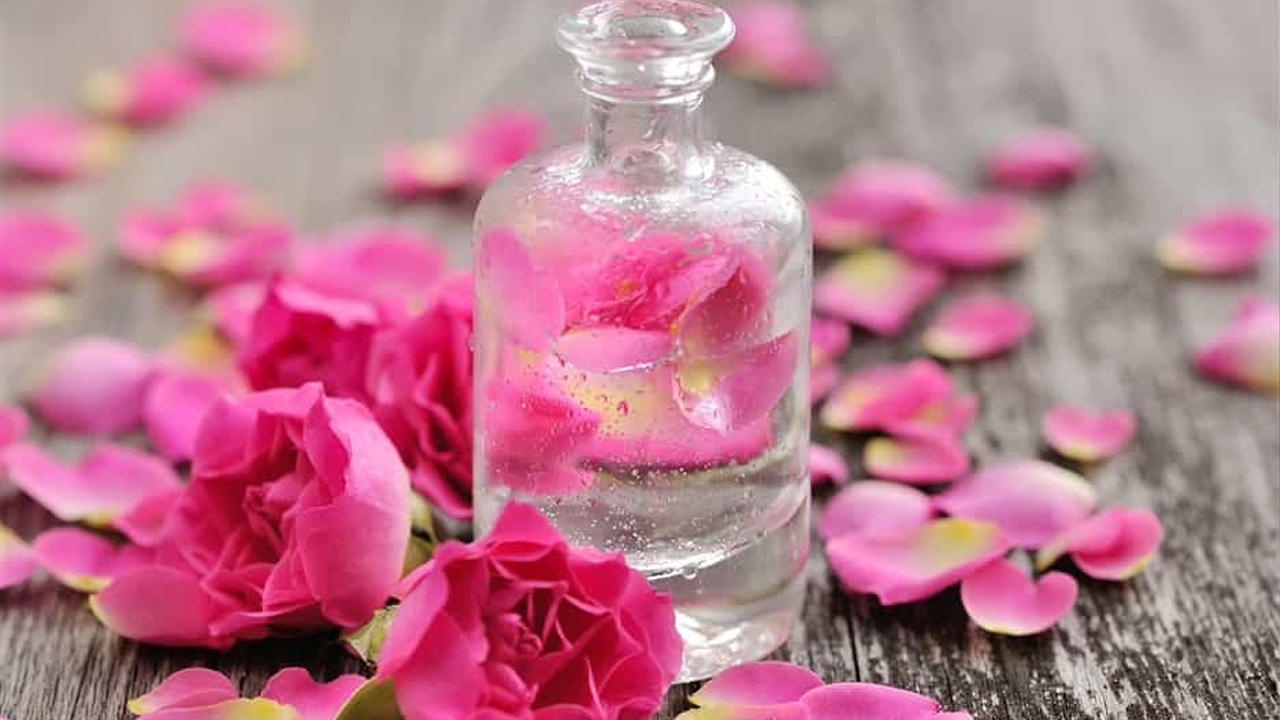 घरमा गुलाब जल बनाउने सजिलो तरिका जान्नुहोस्!