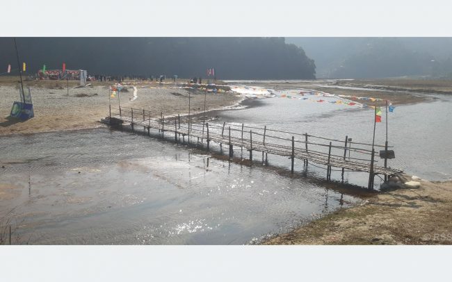 पोखरा महानगरभित्रकै पीडा : वर्षा याममा एक घण्टा बढी पैदल, हिउँदमा बाँसको फड्के