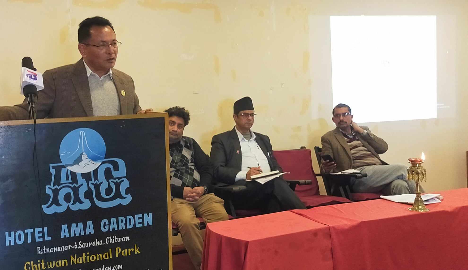 तथ्य तथ्यांकमा आधारित जिम्मेवार पत्रकारिता गर्न मन्त्री श्रेष्ठको सुझाव