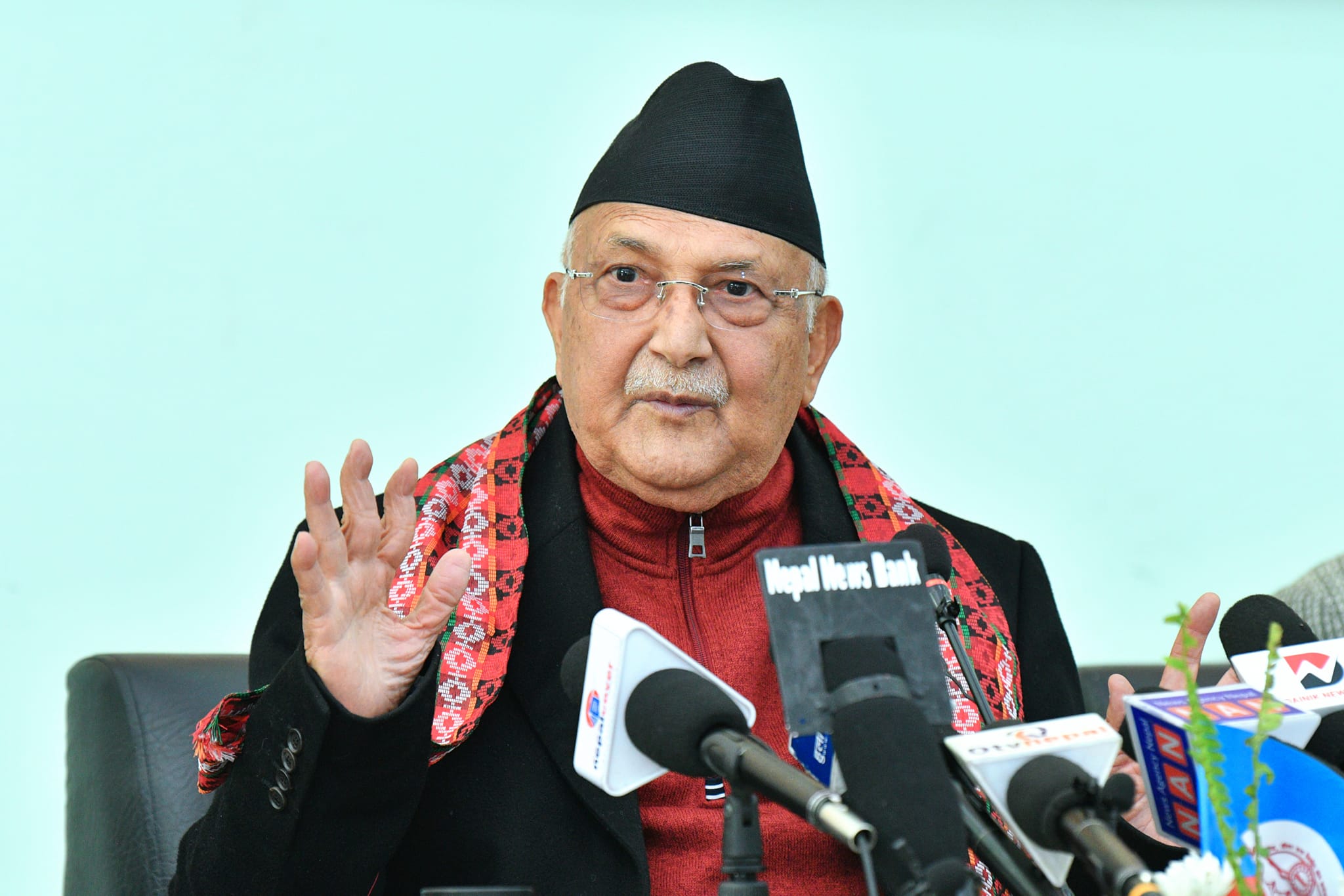 बैंकको ब्याज दुई पक्षको सहमतिमा मात्रै बढाउनु पर्छ : अध्यक्ष ओली