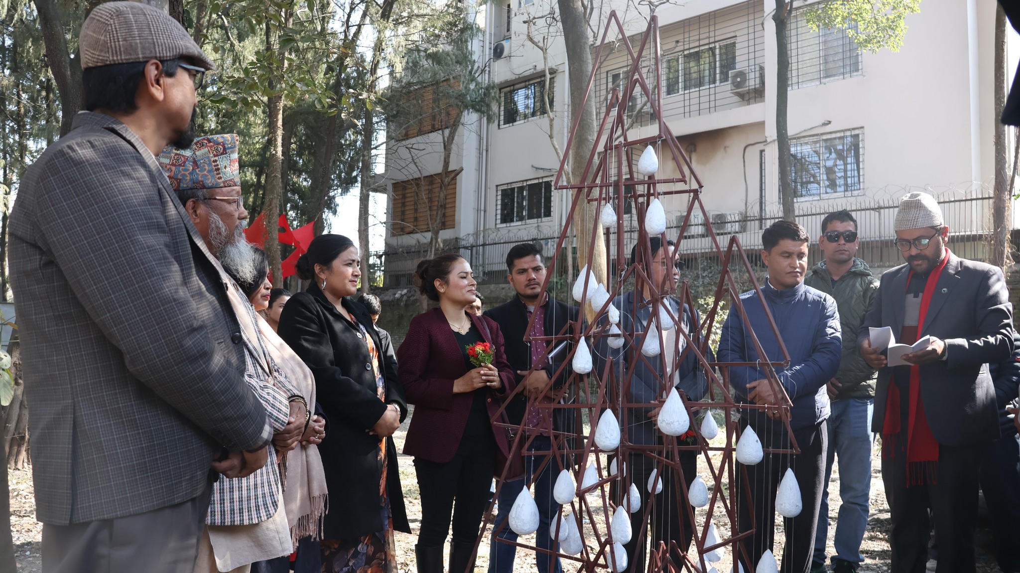 एकमहिने ‘प्रतिस्थापन कला प्रदर्शनी’