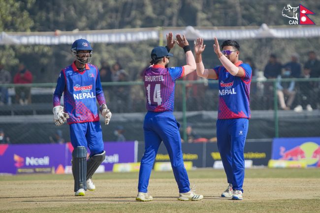 नेपाल भर्सेज क्यानडा : अर्धशतकसँगै नवनीत धालीवाल आउट, क्यानडाको १०० रन पूरा
