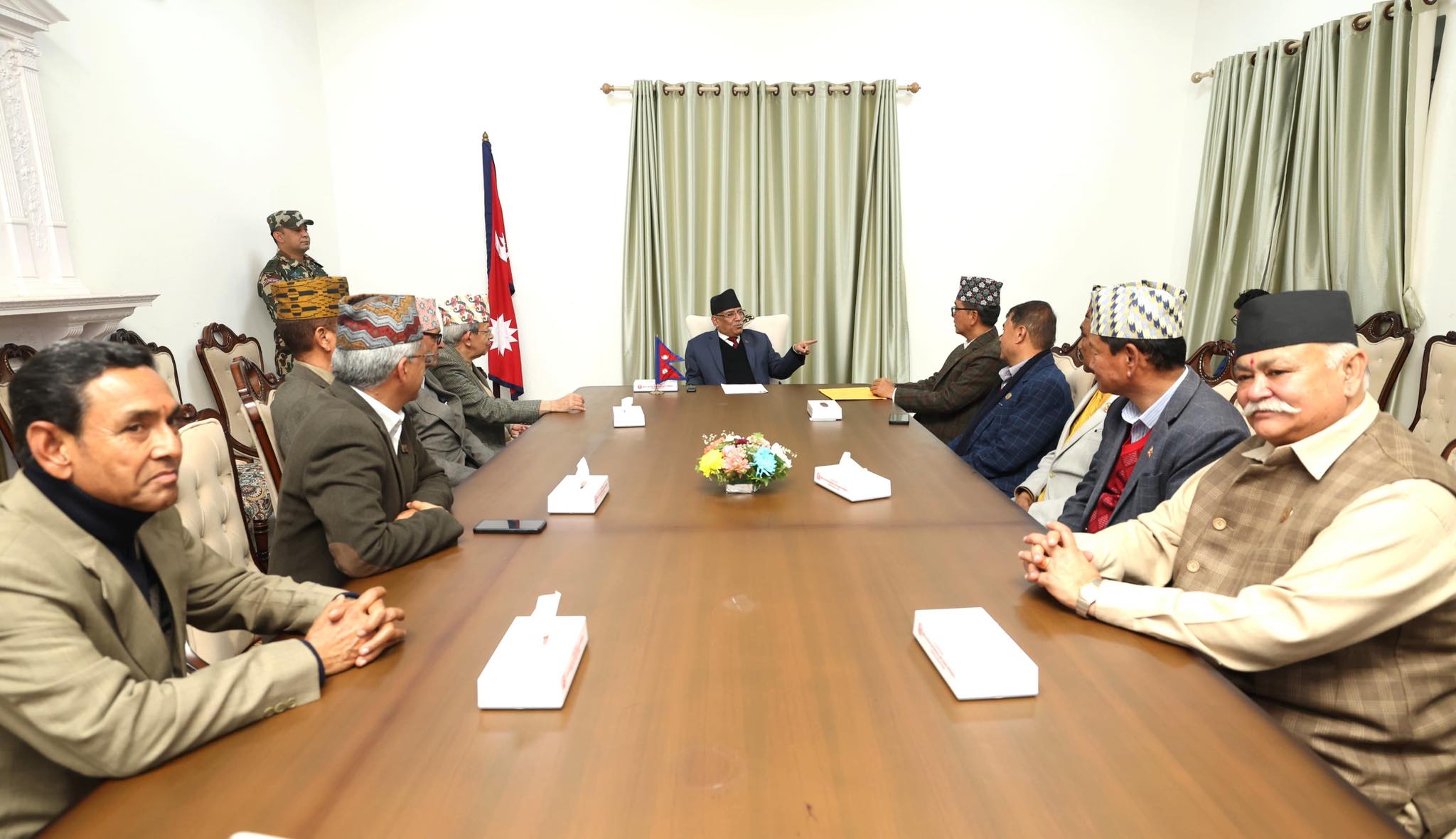 राप्रपाको ज्ञापनपत्र बुझ्दै प्रधानमन्त्रीले भने- सरकारले गरेका राम्रा कामका लागि धन्यवाद दिनुस्