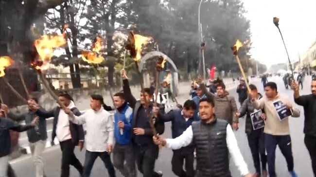 यातायात मन्त्री ज्वालाको राजीनामा माग्दै अनेरास्ववियुको मसाल जुलुस