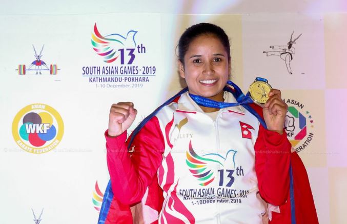 ‘रेड ब्लु इनर्जी ड्रिंक’को ब्रान्ड एम्बेस्डरमा कराँते खेलाडी अनु अधिकारी