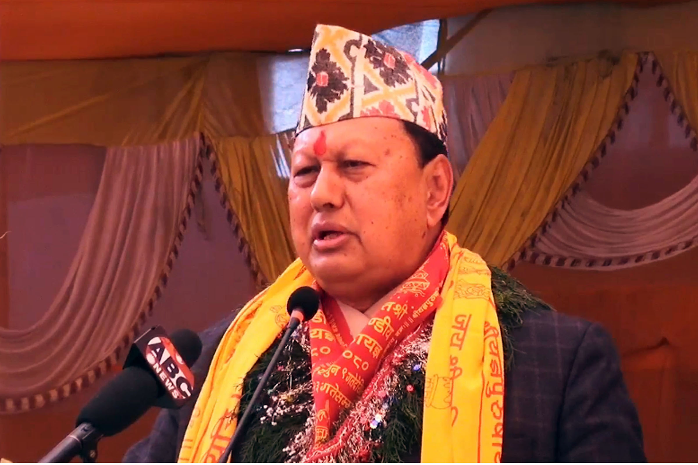 उपचार नपाएर अकालमा कसैले ज्यान गुमाउनुपर्दैनः स्वास्थ्यमन्त्री बस्नेत