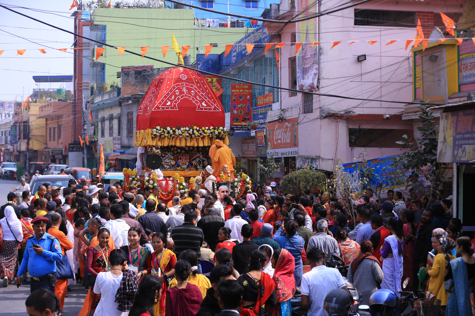 विराटनगरमा इस्कोनको रथयात्राकाे राैनक