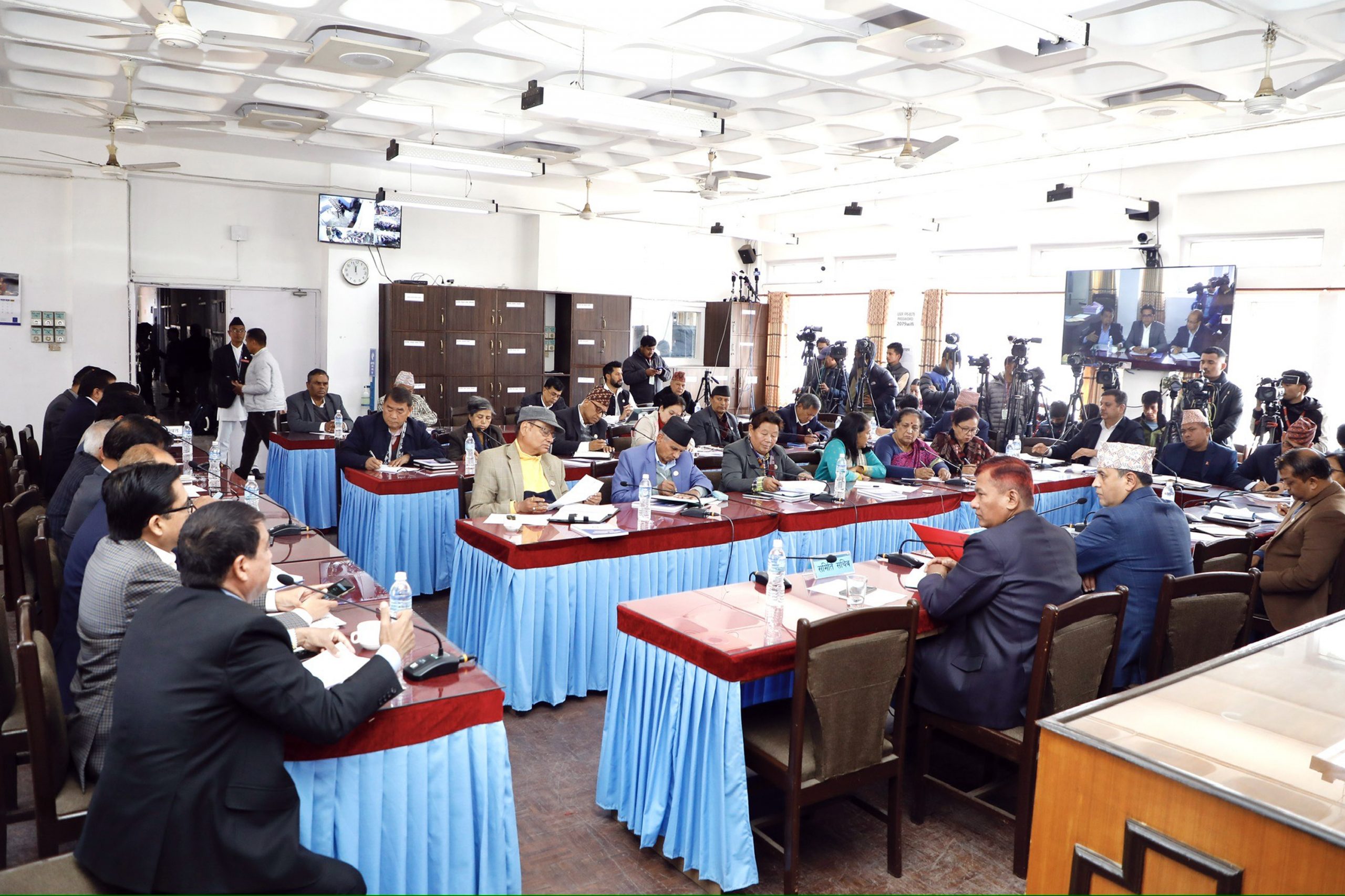 अर्थतन्त्रलाई थप गतिशील बनाउनुपर्नेमा सांसदको जोड