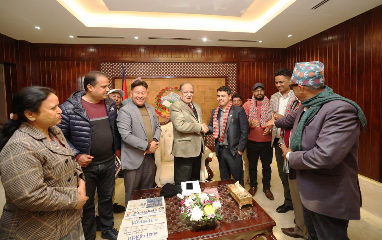 परिवर्तनकारी एकै ठाउँमा गोलबन्द हुने बेला आएको छ : प्रधानमन्त्री दाहाल