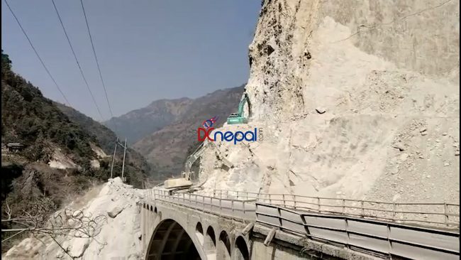 पहाड काट्ने काम सकियो,  नारायणगढ-मुग्लिन सडक आजदेखि दिउँसो बन्द नहुने