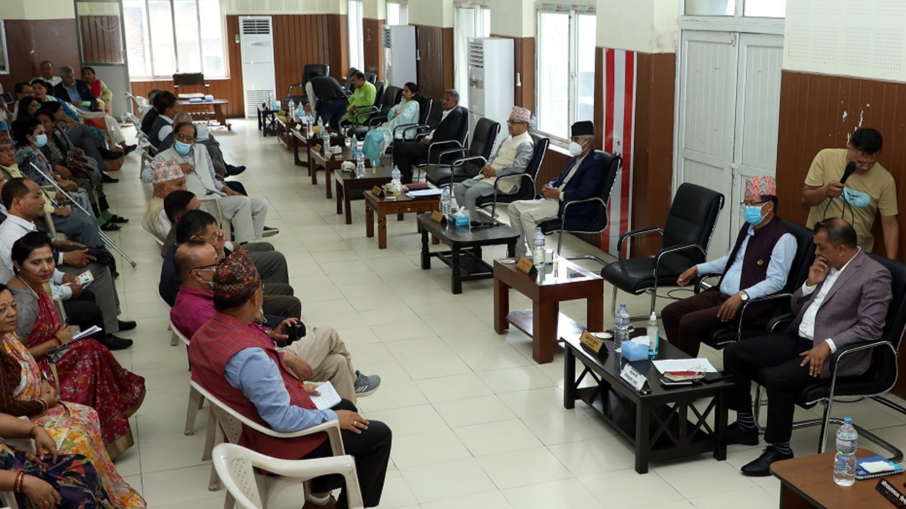 कांग्रेस केन्द्रीय समिति बैठक बस्दै