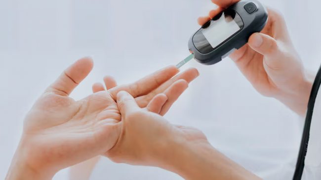 डायबिटिज नियन्त्रण गर्न चाहनुहुन्छ भने यी बानीलाई गर्नुहोस् बाइ बाइ