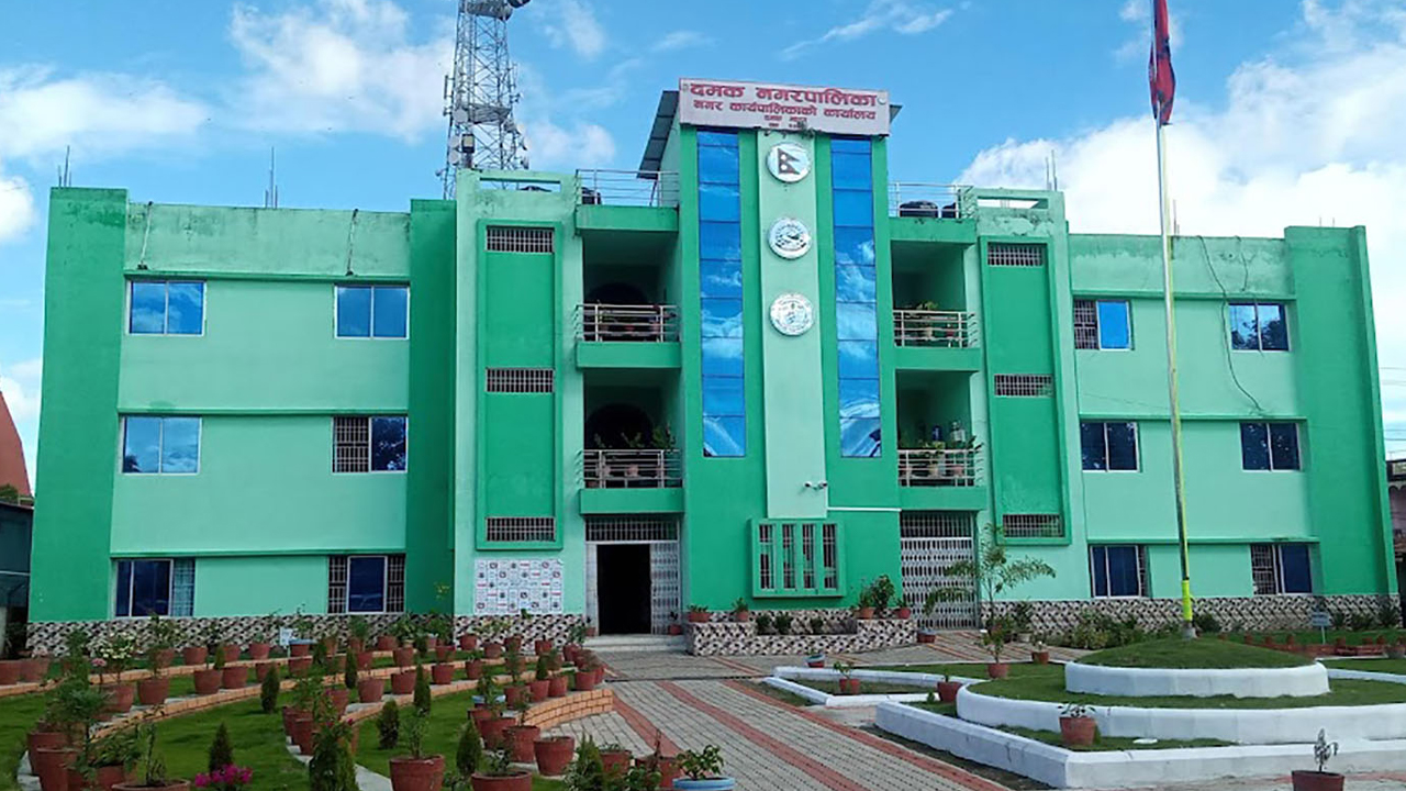 दमकले प्राधिकरणसँग विद्युत् पोल उपयोग गरेबापत भाडा असुल्ने