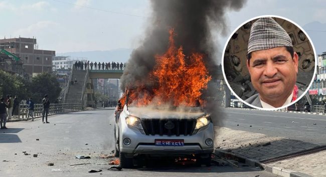 निर्लज्ज मन्त्री ज्वाला : मन्त्री पद बचाउन अध्यक्ष नेपालमार्फत प्रधानमन्त्रीसमक्ष हारगुहार