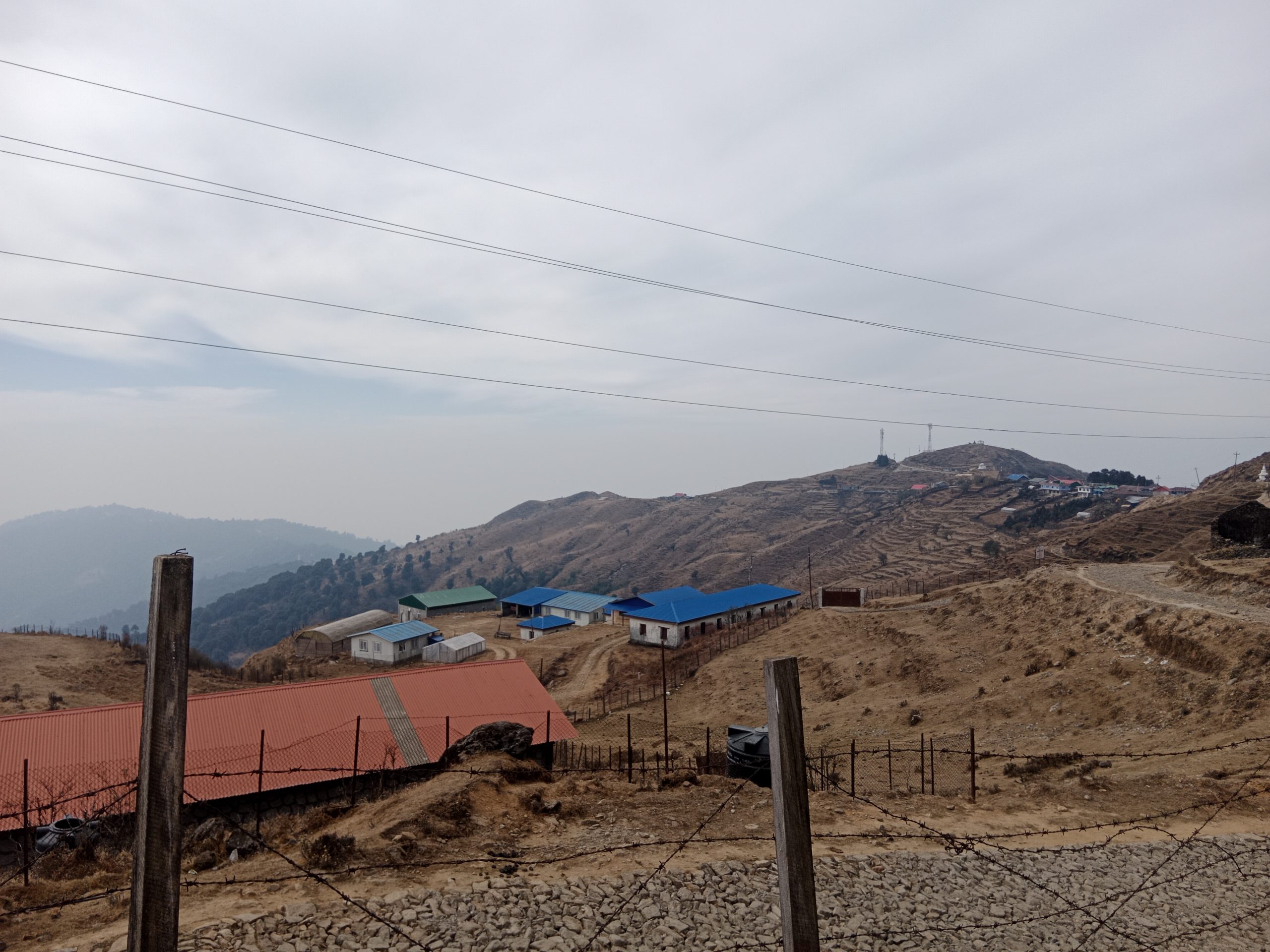 सीमावर्ती गाउँमा बन्द भए विद्यालय, प्राथमिक तह पढ्‌न पनि भारत जान्छन् विद्यार्थी