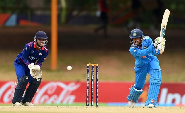 भारतले नेपाललाई दियो २९८ रनको लक्ष्य