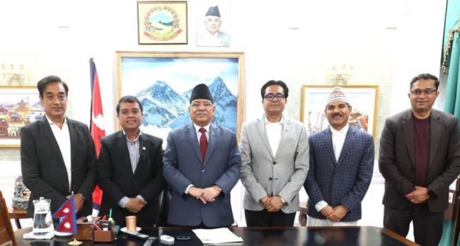 अर्थतन्त्रको सुधारका लागि निजी क्षेत्रको सुझाव अनुरुप काम गर्छु : प्रधानमन्त्री दाहाल