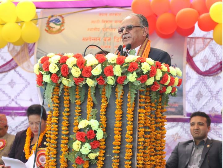 केही दिनभित्रै प्रदेश प्रहरी, शिक्षा र कर्मचारीसम्बन्धी  ऐन कार्यान्वयनमा आउँदैछः प्रधानमन्त्री