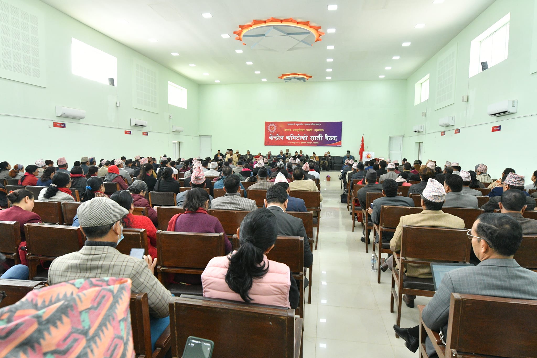 एमाले बैठकः अनुशासन र विधि-पद्धति कडाइका साथ पालना गर्न माग