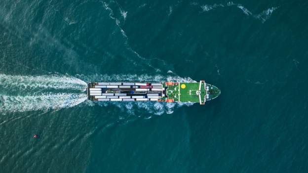 यमन: अर्को कार्गो जहाजमाथि तट नजिकै आक्रमण