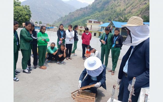 व्यावसायिक कृषितर्फ उन्मुख हुन प्रेरित गर्दै प्राविधिक शिक्षालय